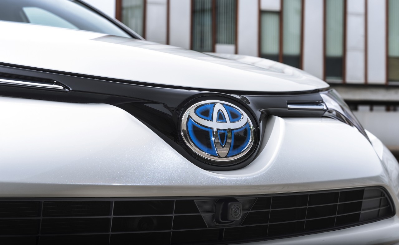 ToyotaHybrid_logo