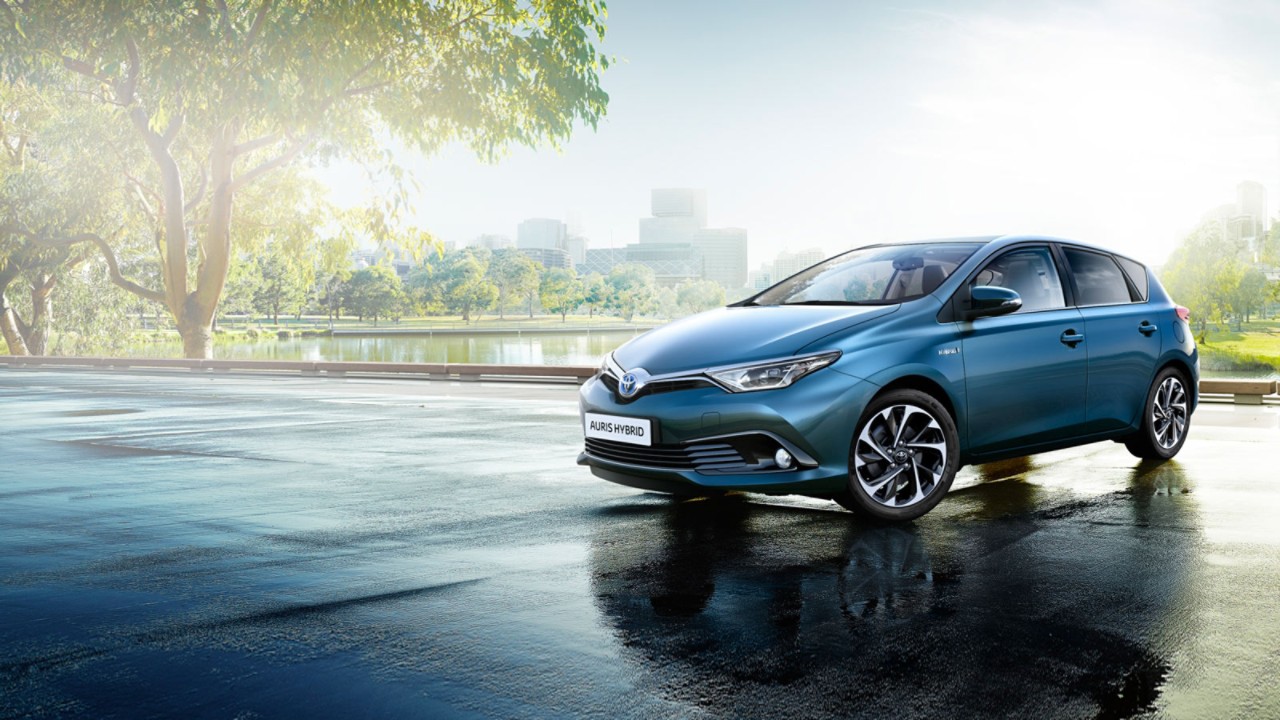 toyota-auris-2015-blaa_tcm-25-398119-1