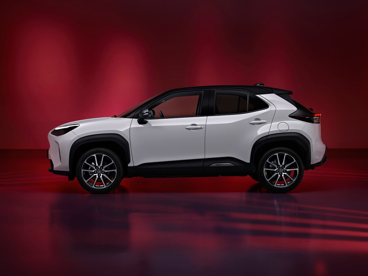 2022_YARIS_CROSS_GRS_EXT_006-1