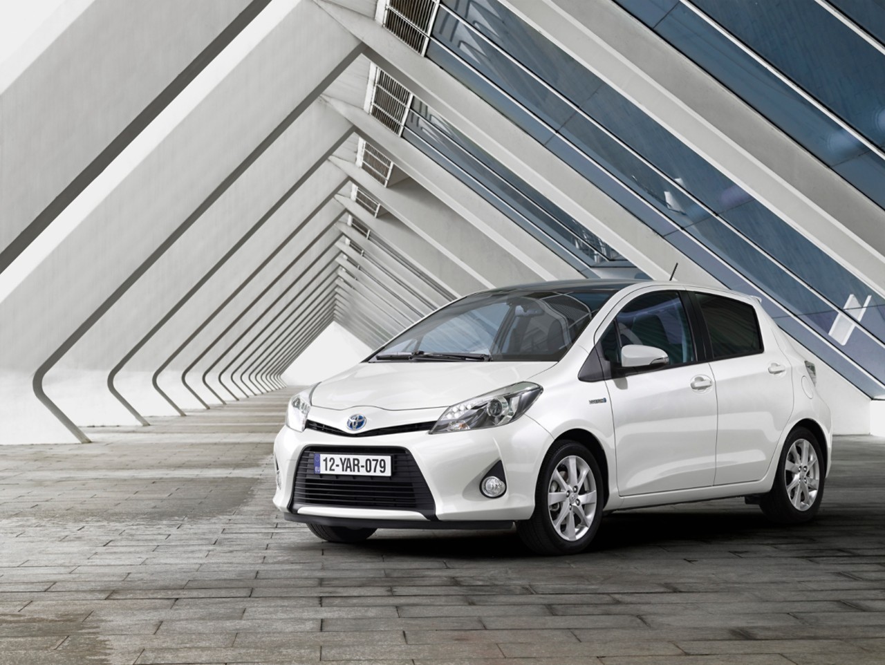 2012-Toyota_Yaris 3generation
