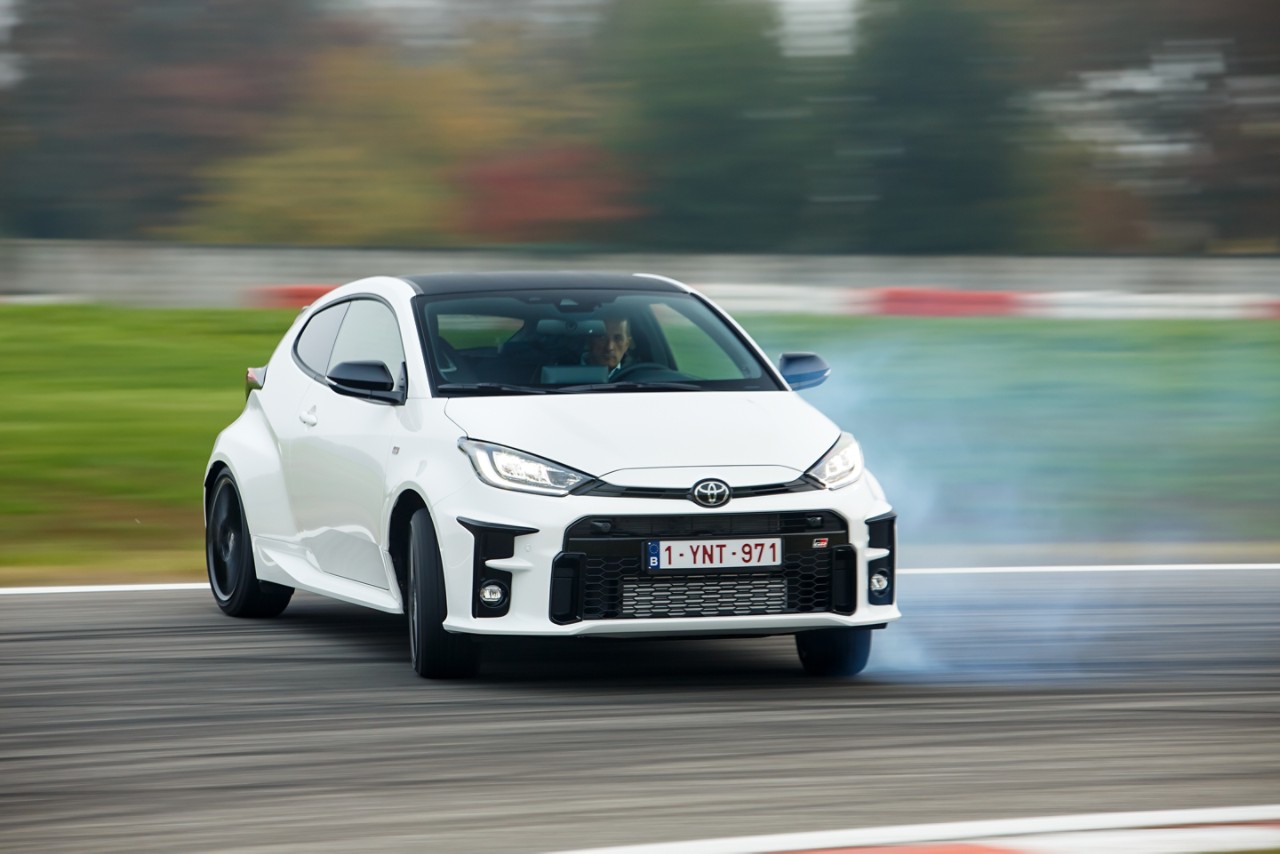 2020-GR_Yaris