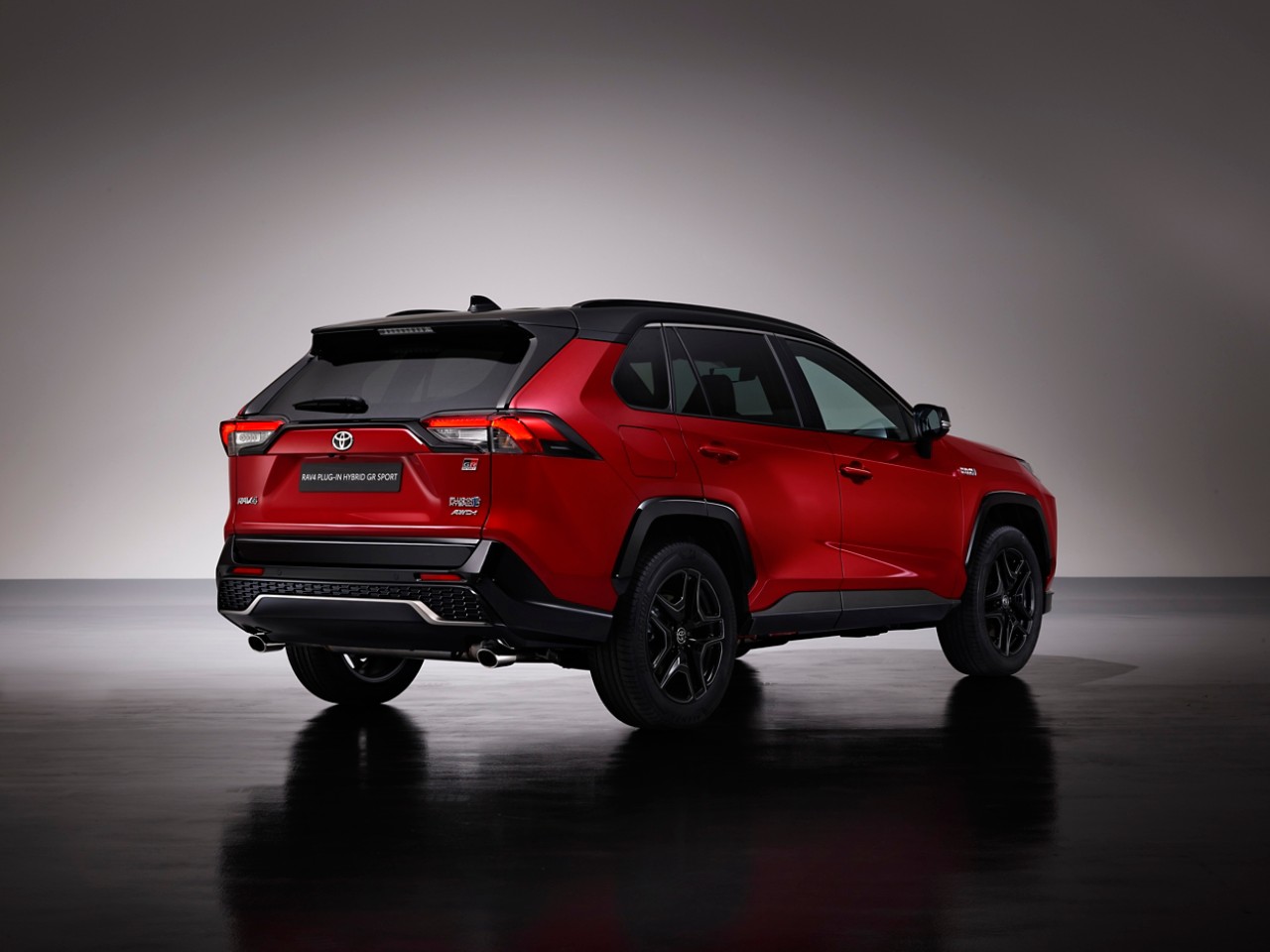 2022_RAV4__PLUG-IN_HYBRID_GRS_EXT_002