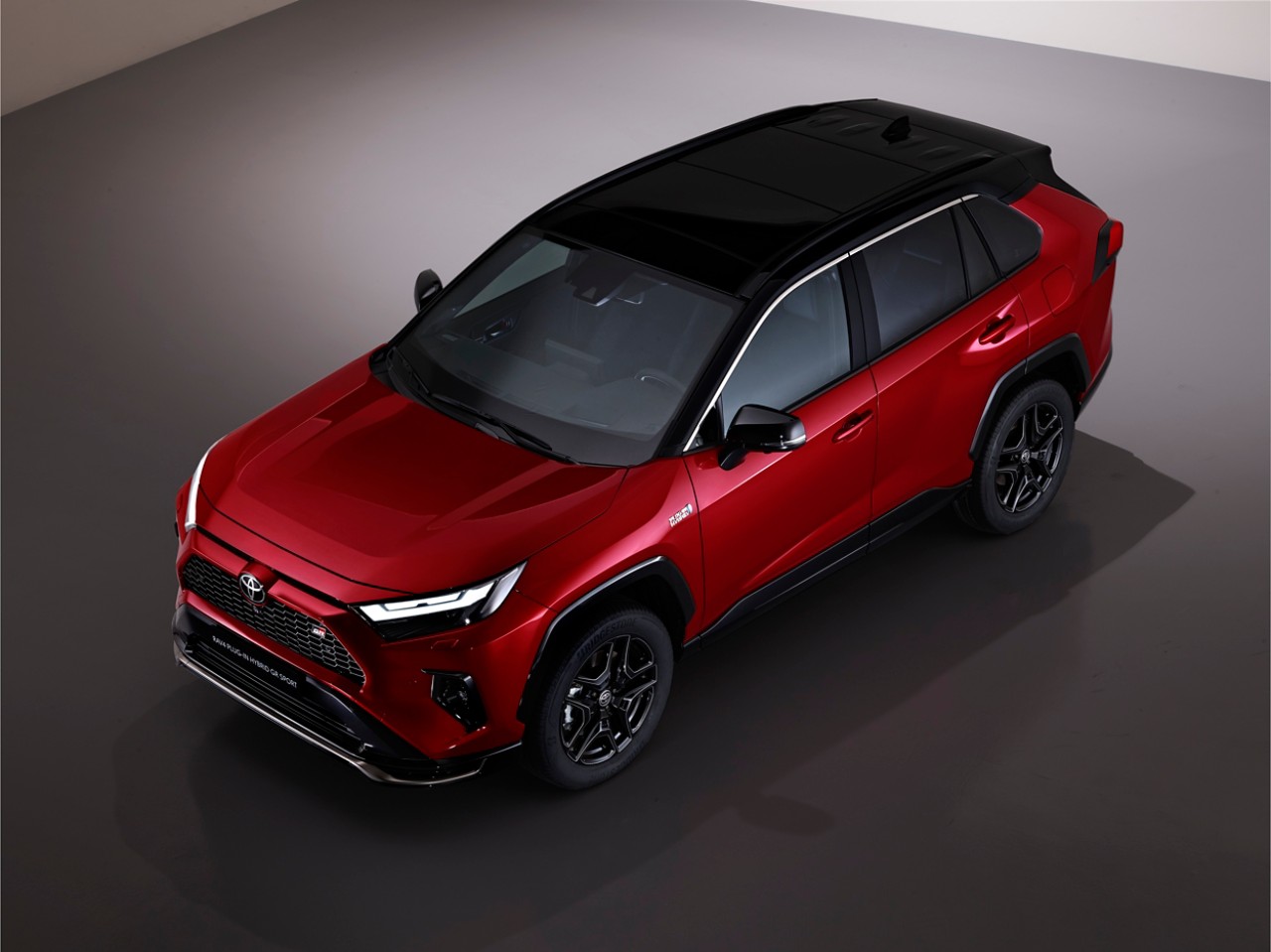 2022_RAV4__PLUG-IN_HYBRID_GRS_EXT_003