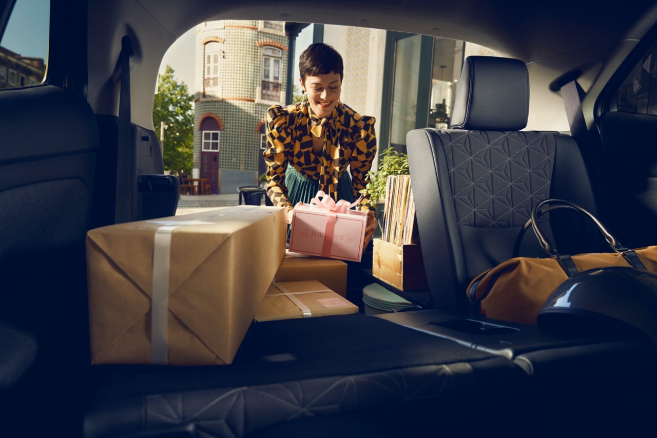 YARIS_X_E_INTERIOR_BE_SPICY_0052